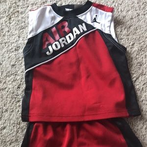 Air Jordan two piece set and two shirts size 12m